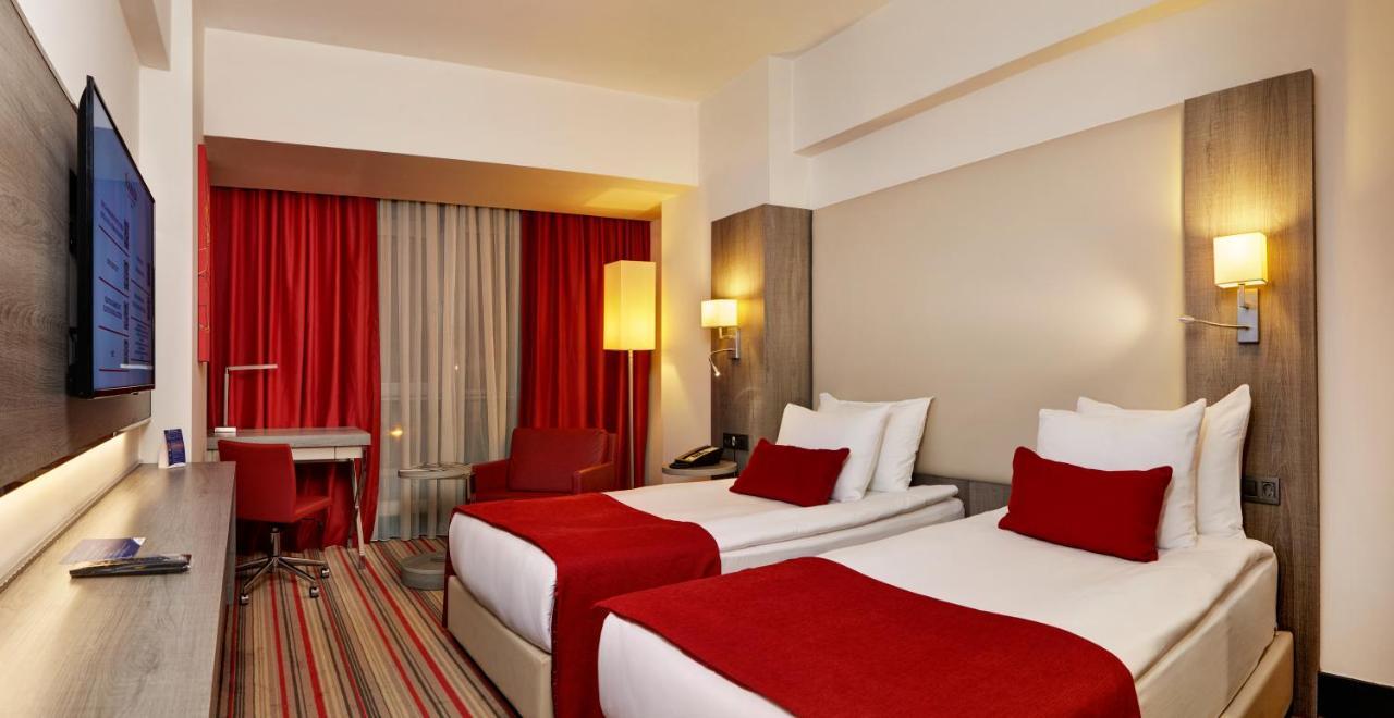 מלון Ramada Plaza By Wyndham