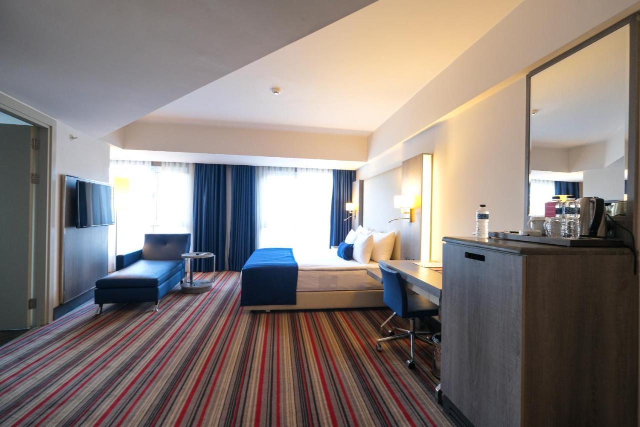 מלון Ramada Plaza By Wyndham