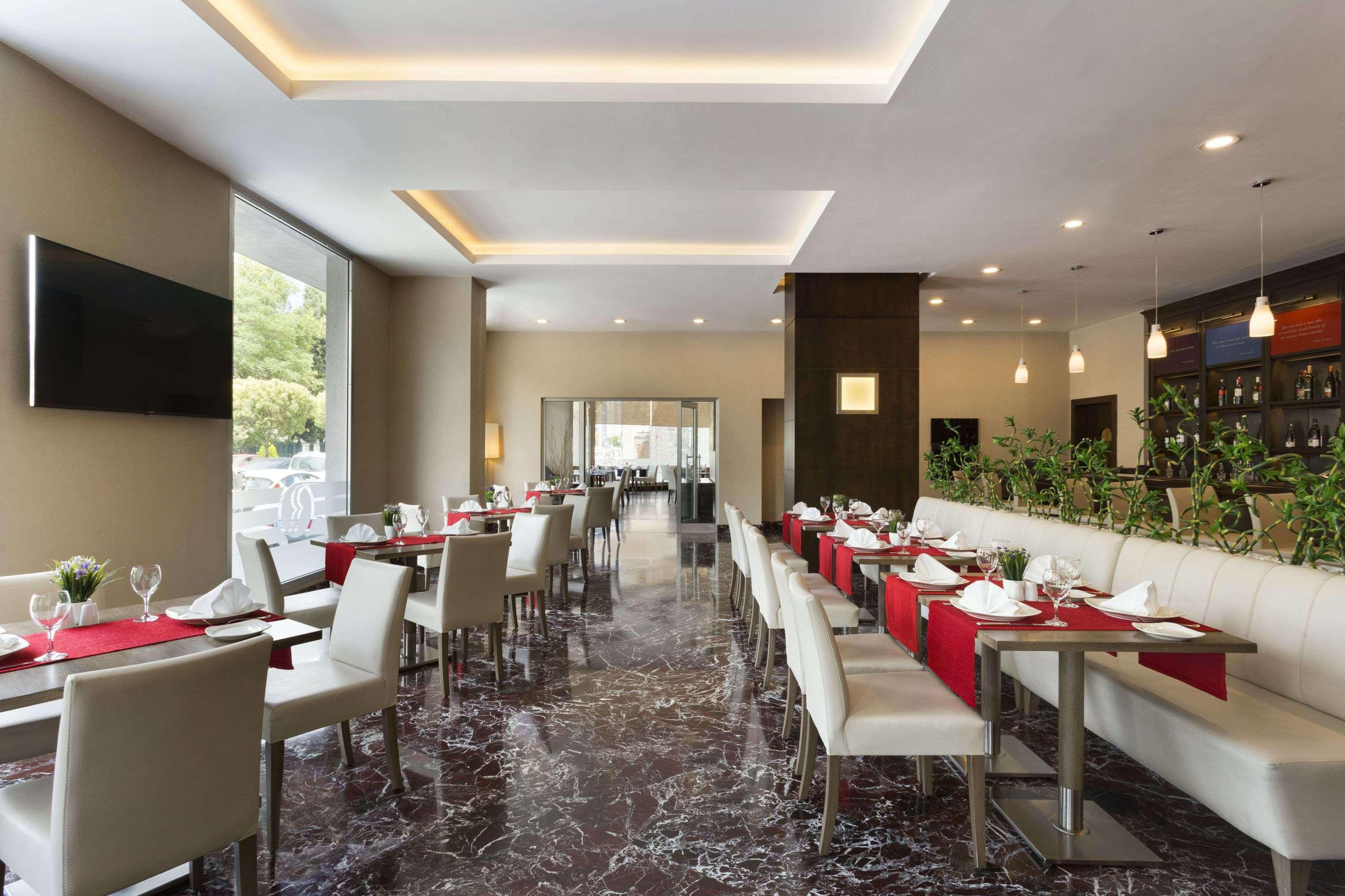 Ramada Plaza By Wyndham איזמיר