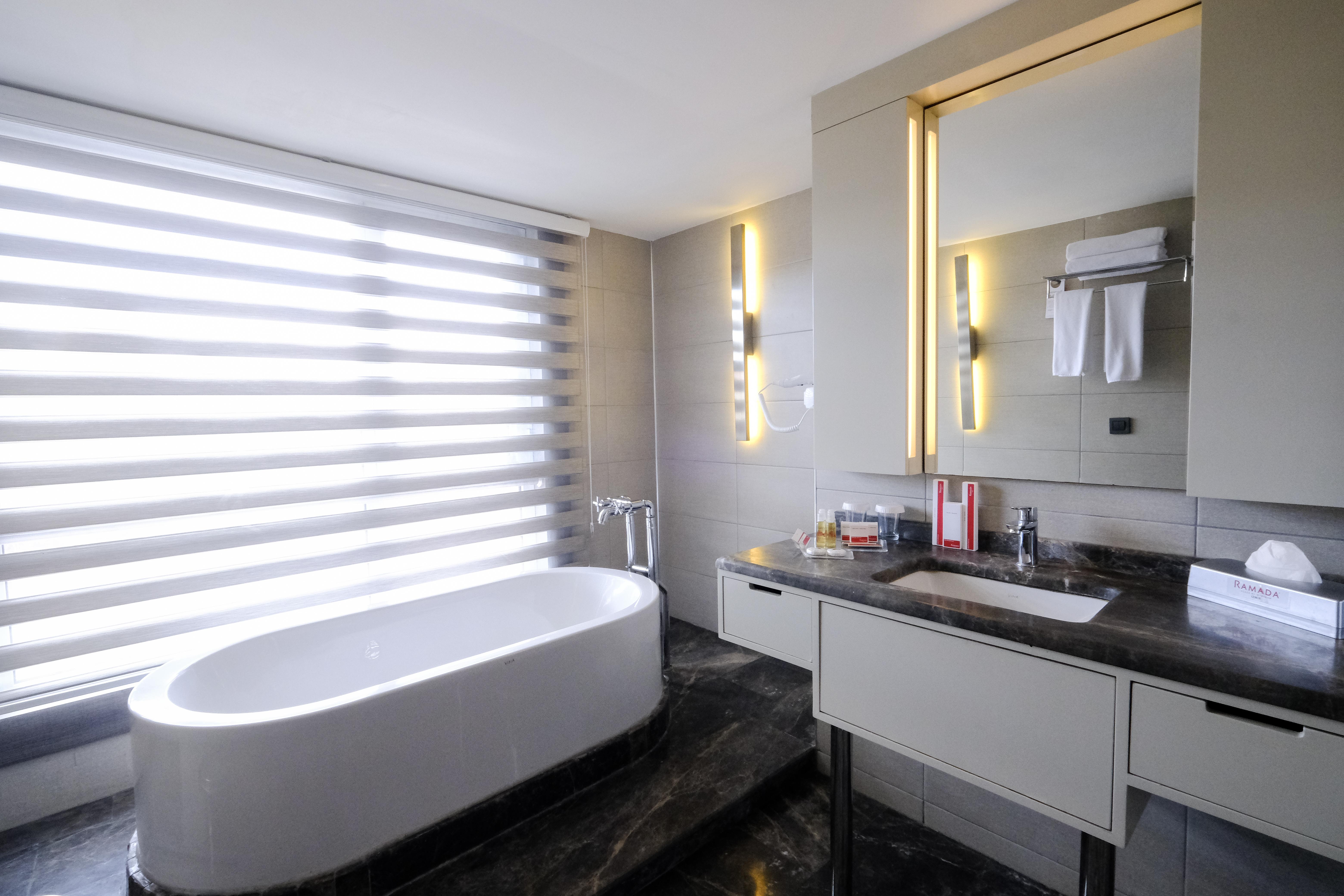 Ramada Plaza By Wyndham 4* Измир
