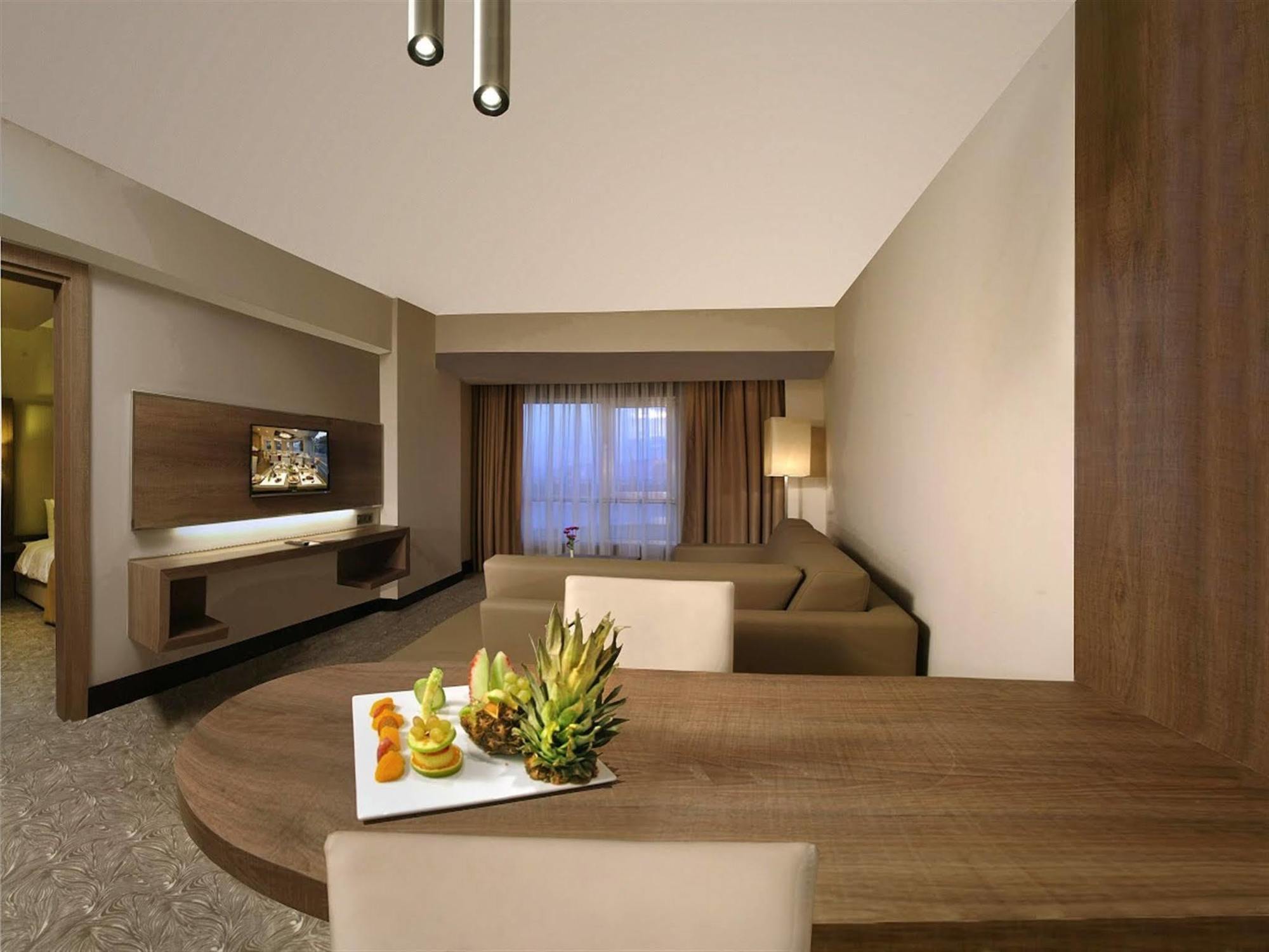 Ramada Plaza By Wyndham